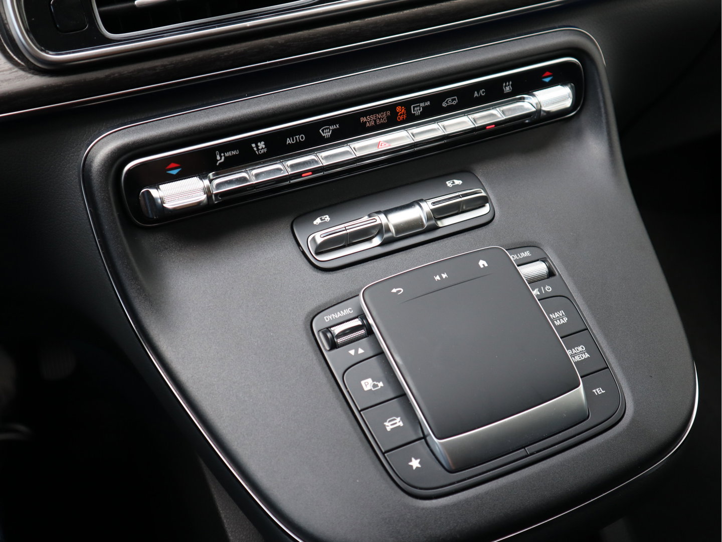 Mercedes-Benz EQV 300 L3 Extra lang - 7 Persoons - Avantgarde - Airmatic - AMG