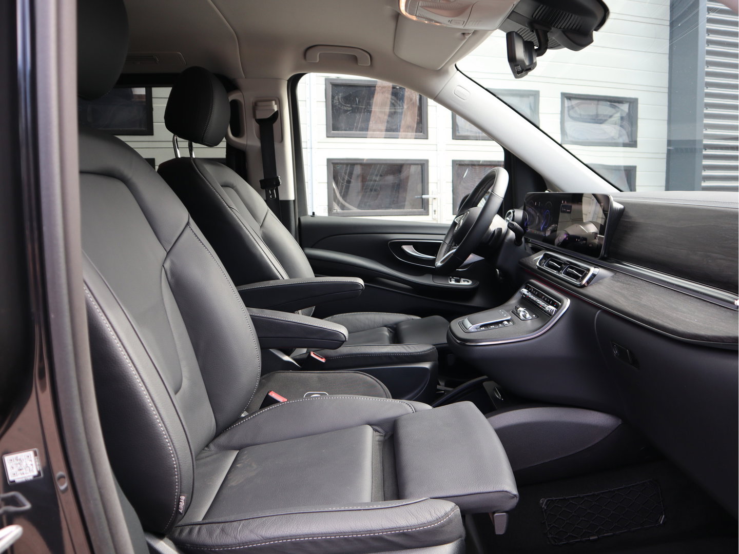 Mercedes-Benz EQV 300 L3 Extra lang - 7 Persoons - Avantgarde - Airmatic - AMG