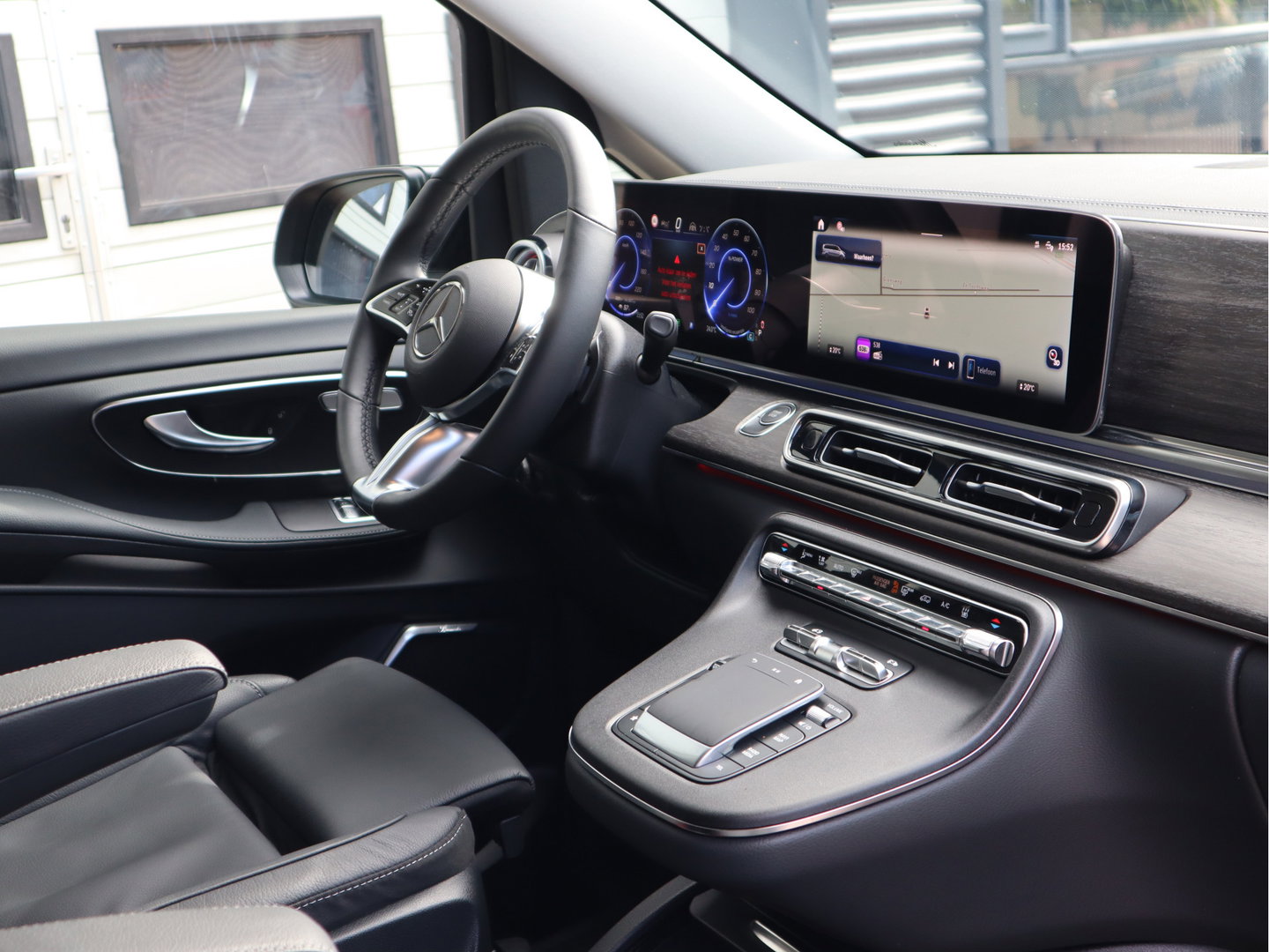 Mercedes-Benz EQV 300 L3 Extra lang - 7 Persoons - Avantgarde - Airmatic - AMG