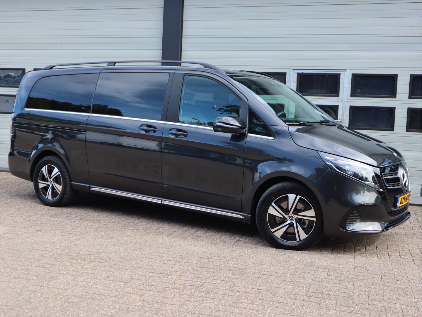 Mercedes-Benz EQV 300 L3 Extra lang - 7 Persoons - Avantgarde - Airmatic - AMG