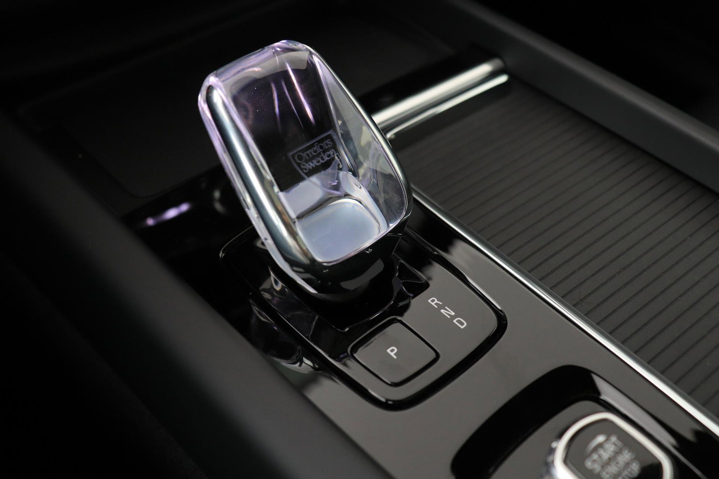 Volvo XC60 T6 Plus Black Edition | Harman/Kardon | Pilot Assist | Panoramadak | 360° Camera | Head-Up | Stoel+Stuurverwarming | 21 Inch