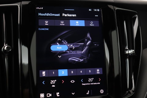 Volvo XC60 2.0 T6 Plug-in hybrid AWD Plus Black Edition | Panoramadak | Harman/Kardon | BLIS | Sportstoelen