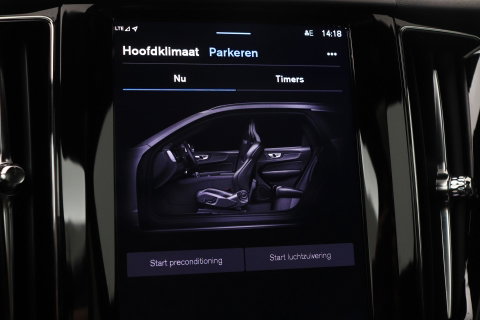 Volvo XC60 2.0 T6 Plug-in hybrid AWD Plus Black Edition | Panoramadak | Harman/Kardon | BLIS | Sportstoelen