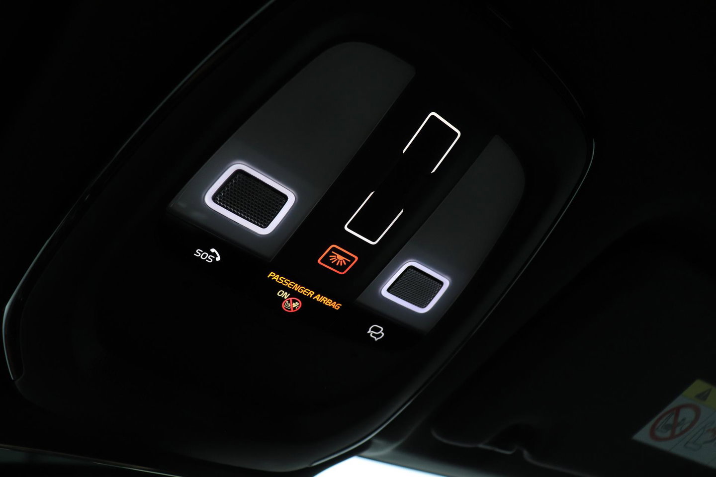 Volvo XC60 2.0 T6 Plug-in hybrid AWD Plus Black Edition | Panoramadak | Harman/Kardon | BLIS | Sportstoelen