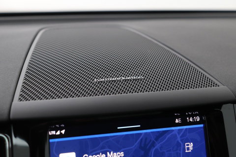 Volvo XC60 2.0 T6 Plug-in hybrid AWD Plus Black Edition | Panoramadak | Harman/Kardon | BLIS | Sportstoelen