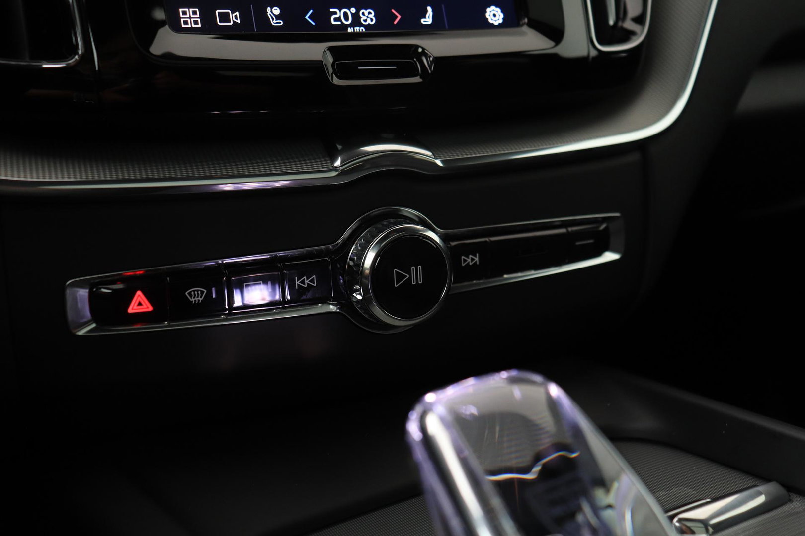 Volvo XC60 2.0 T6 Plug-in hybrid AWD Plus Black Edition | Panoramadak | Harman/Kardon | BLIS | Sportstoelen