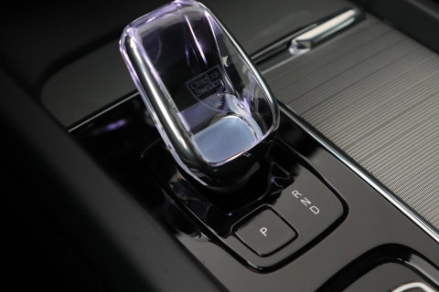 Volvo XC60 2.0 T6 Plug-in hybrid AWD Plus Black Edition | Panoramadak | Harman/Kardon | BLIS | Sportstoelen
