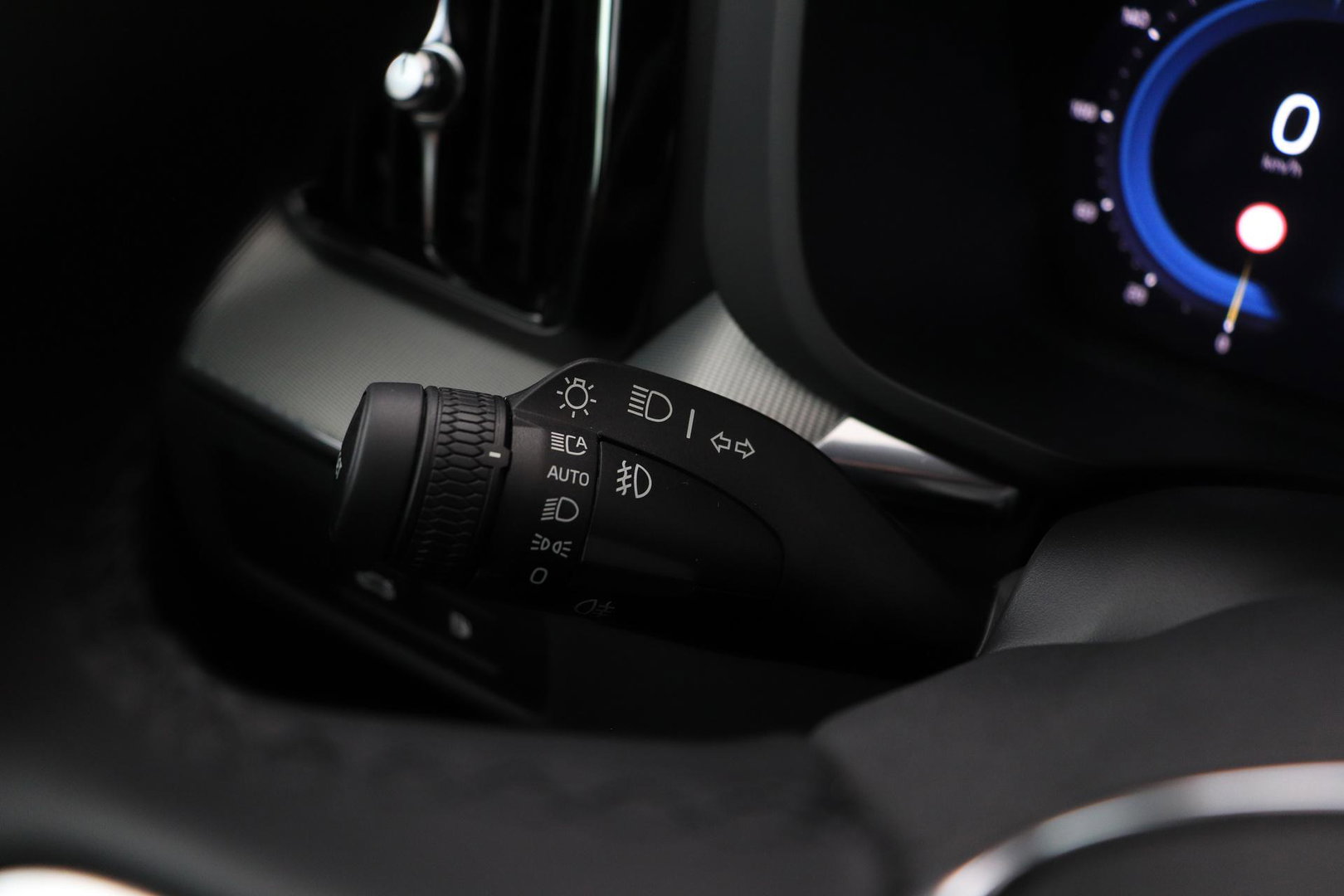 Volvo XC60 2.0 T6 Plug-in hybrid AWD Plus Black Edition | Panoramadak | Harman/Kardon | BLIS | Sportstoelen