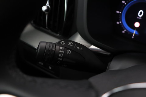 Volvo XC60 2.0 T6 Plug-in hybrid AWD Plus Black Edition | Panoramadak | Harman/Kardon | BLIS | Sportstoelen