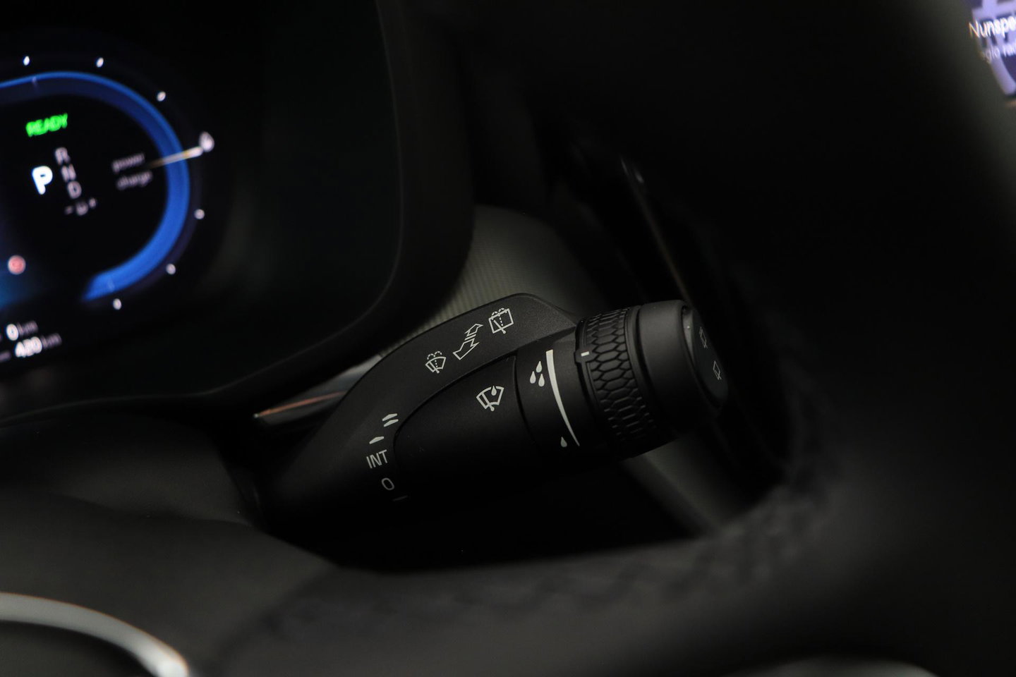 Volvo XC60 2.0 T6 Plug-in hybrid AWD Plus Black Edition | Panoramadak | Harman/Kardon | BLIS | Sportstoelen