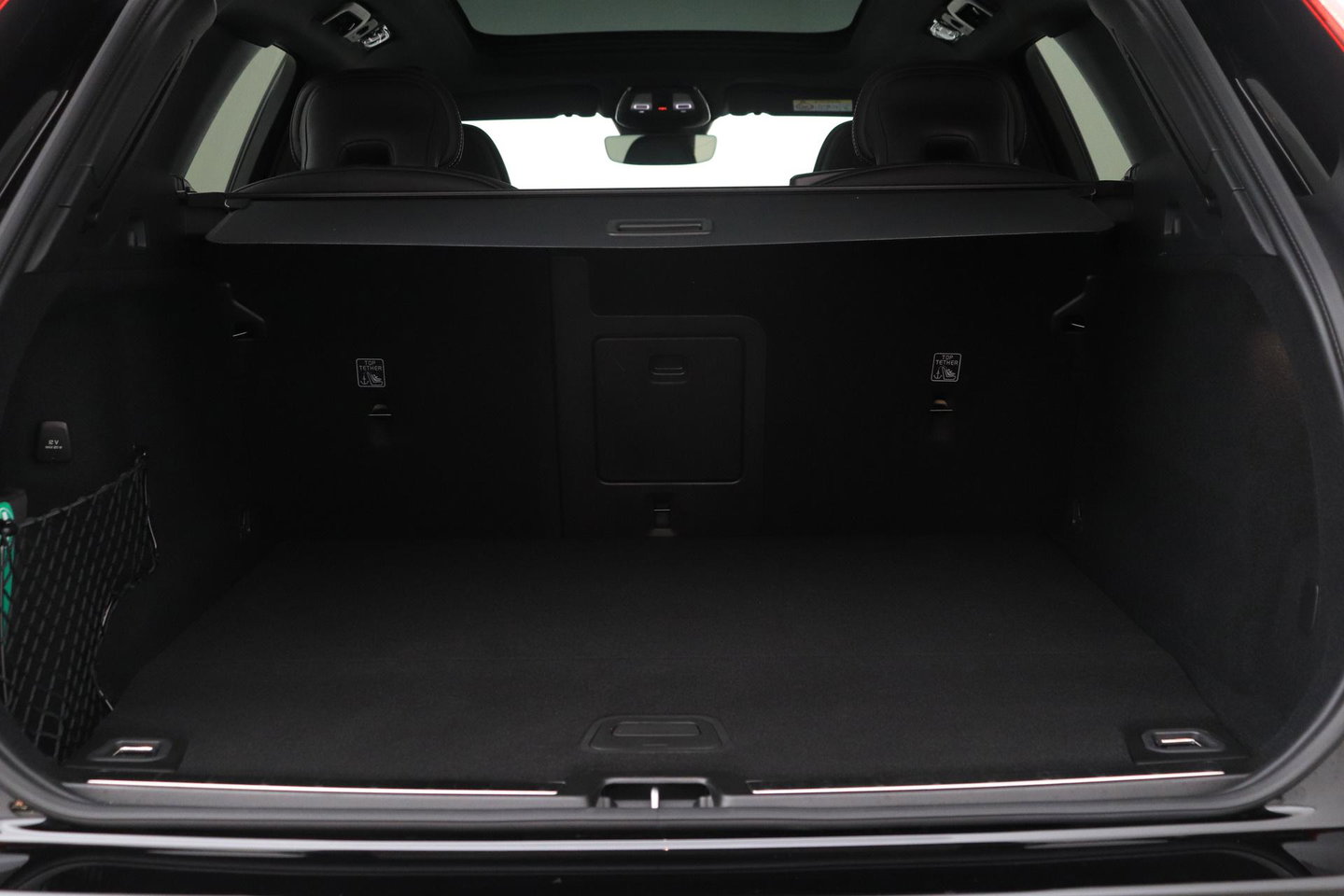 Volvo XC60 2.0 T6 Plug-in hybrid AWD Plus Black Edition | Panoramadak | Harman/Kardon | BLIS | Sportstoelen