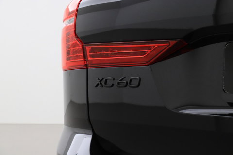 Volvo XC60 2.0 T6 Plug-in hybrid AWD Plus Black Edition | Panoramadak | Harman/Kardon | BLIS | Sportstoelen