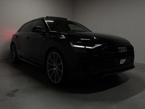 Audi Q8 55 TFSI e quattro S-line Pano Sfeer Luchtver. Trekh.