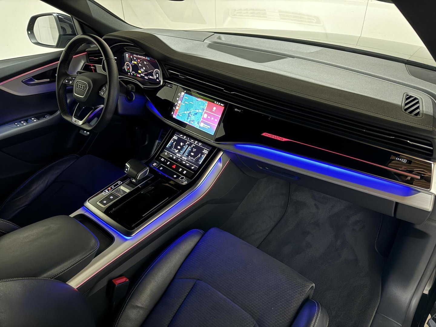 Audi Q8 55 TFSI e quattro S-line Pano Sfeer Luchtver. Trekh.