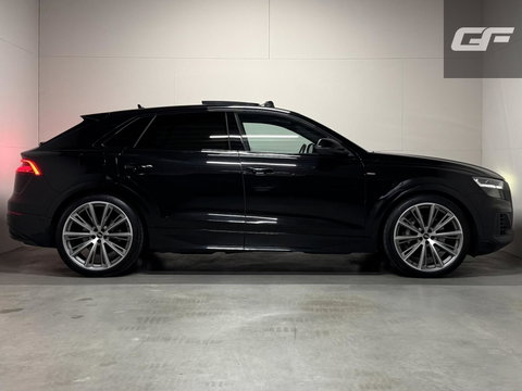 Audi Q8 55 TFSI e quattro S-line Pano Sfeer Luchtver. Trekh.