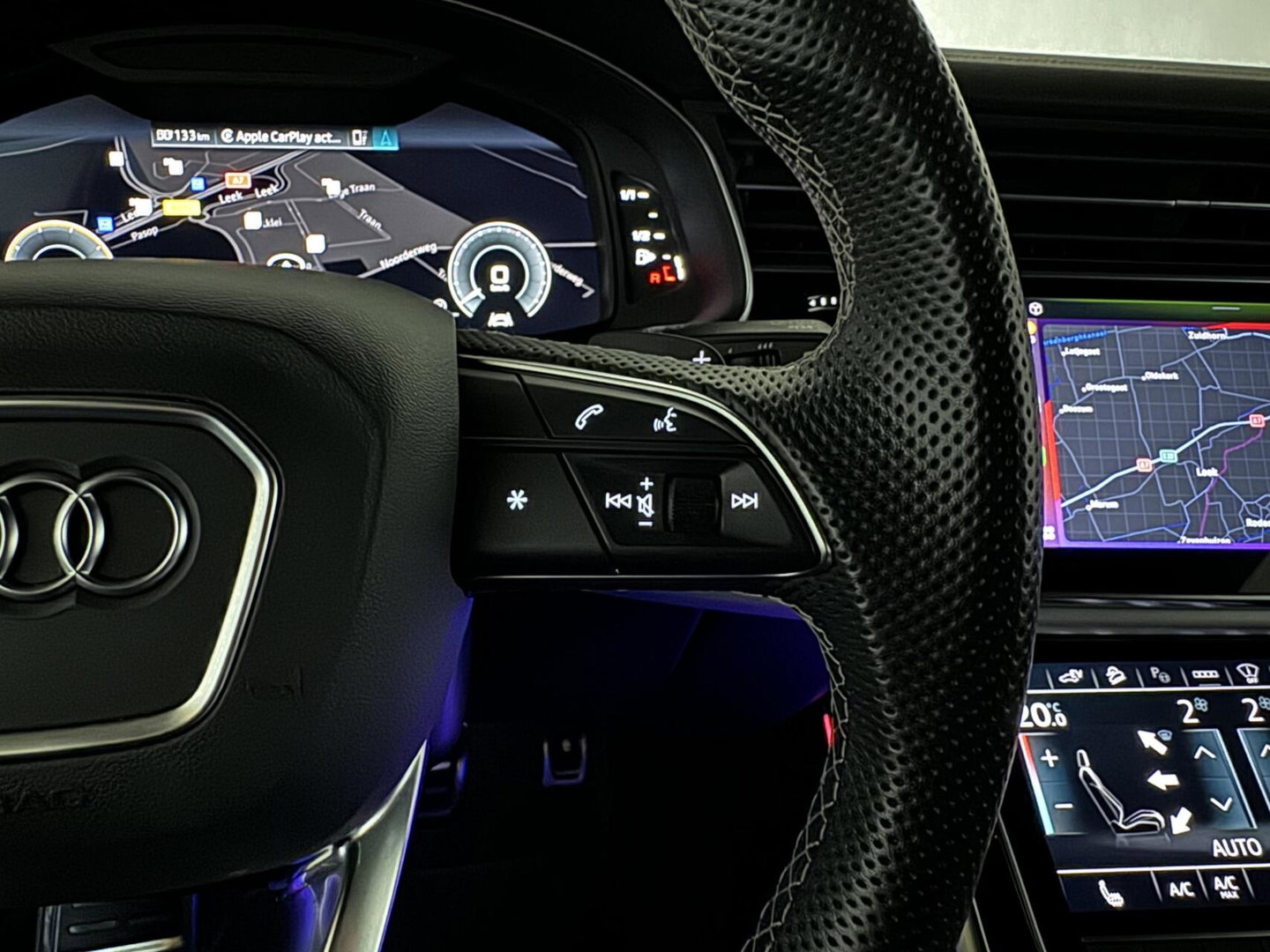 Audi Q8 55 TFSI e quattro S-line Pano Sfeer Luchtver. Trekh.