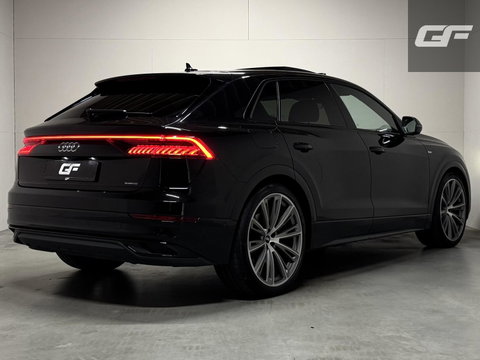 Audi Q8 55 TFSI e quattro S-line Pano Sfeer Luchtver. Trekh.