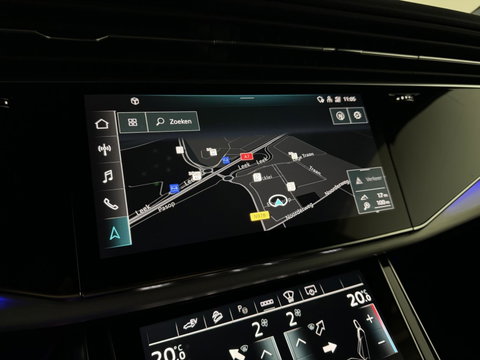 Audi Q8 55 TFSI e quattro S-line Pano Sfeer Luchtver. Trekh.