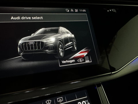 Audi Q8 55 TFSI e quattro S-line Pano Sfeer Luchtver. Trekh.