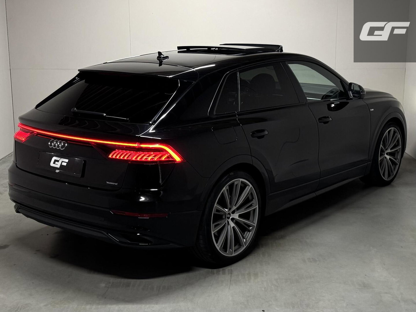 Audi Q8 55 TFSI e quattro S-line Pano Sfeer Luchtver. Trekh.