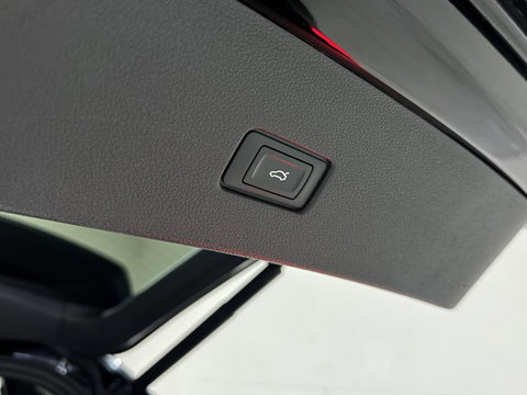 Audi Q8 55 TFSI e quattro S-line Pano Sfeer Luchtver. Trekh.