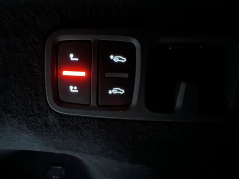 Audi Q8 55 TFSI e quattro S-line Pano Sfeer Luchtver. Trekh.