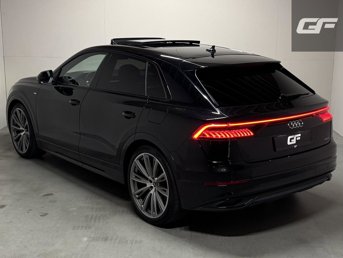 Audi Q8 55 TFSI e quattro S-line Pano Sfeer Luchtver. Trekh.