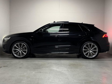 Audi Q8 55 TFSI e quattro S-line Pano Sfeer Luchtver. Trekh.