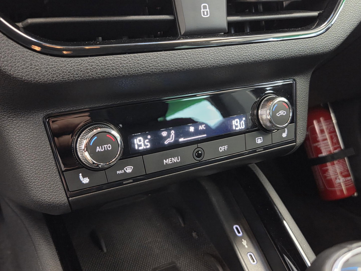 Škoda Kamiq 1.0 TSI Ambition Full-led Navigatie 17'inch lmv