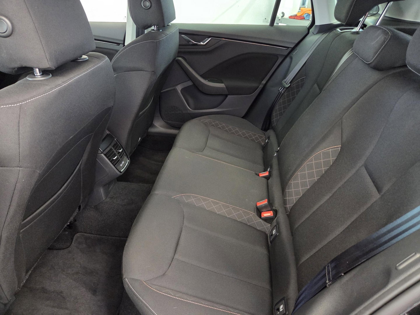 Škoda Kamiq 1.0 TSI Ambition Full-led Navigatie 17'inch lmv