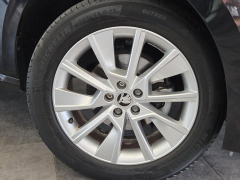Škoda Kamiq 1.0 TSI Ambition Full-led Navigatie 17'inch lmv