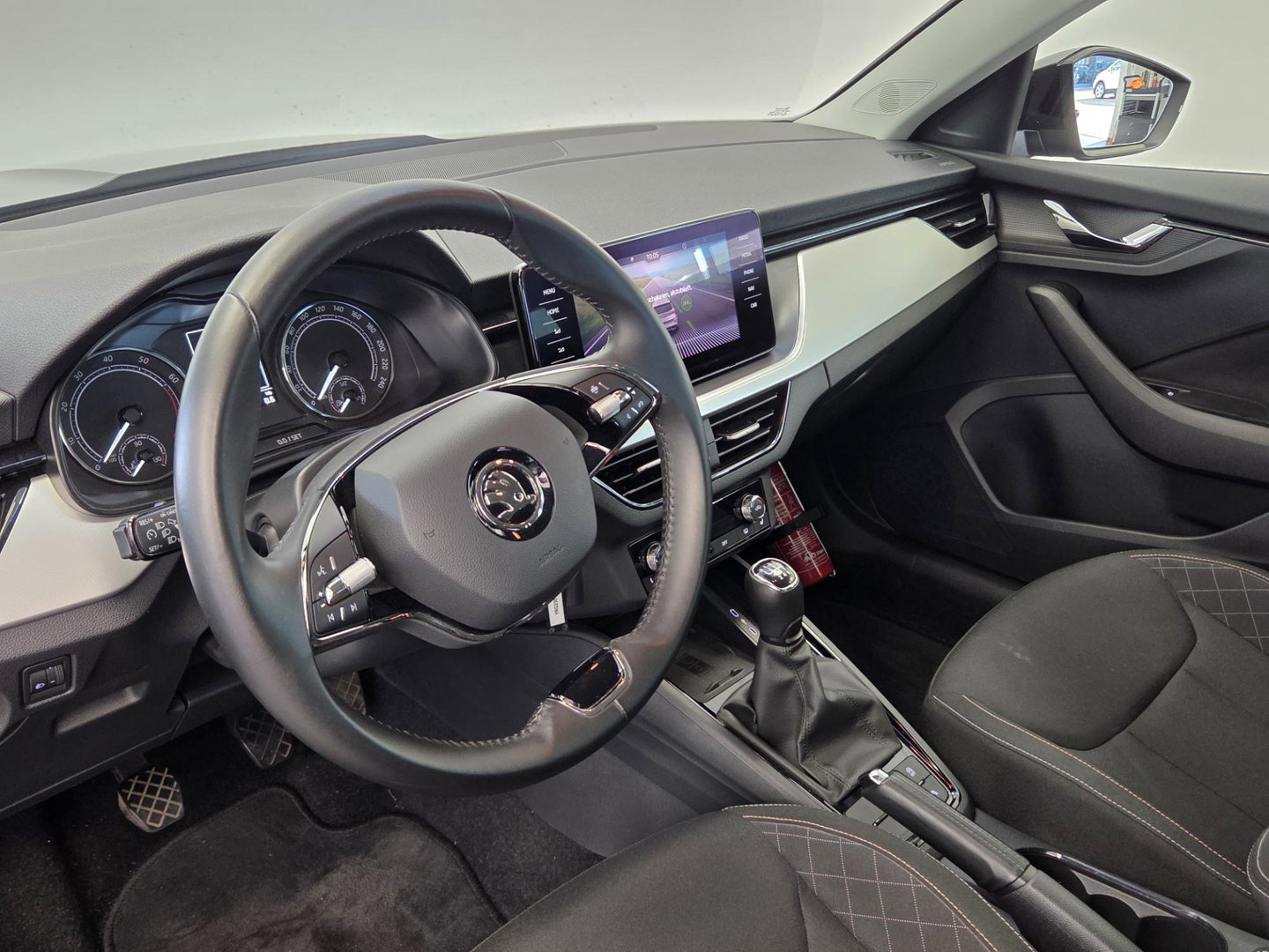 Škoda Kamiq 1.0 TSI Ambition Full-led Navigatie 17'inch lmv