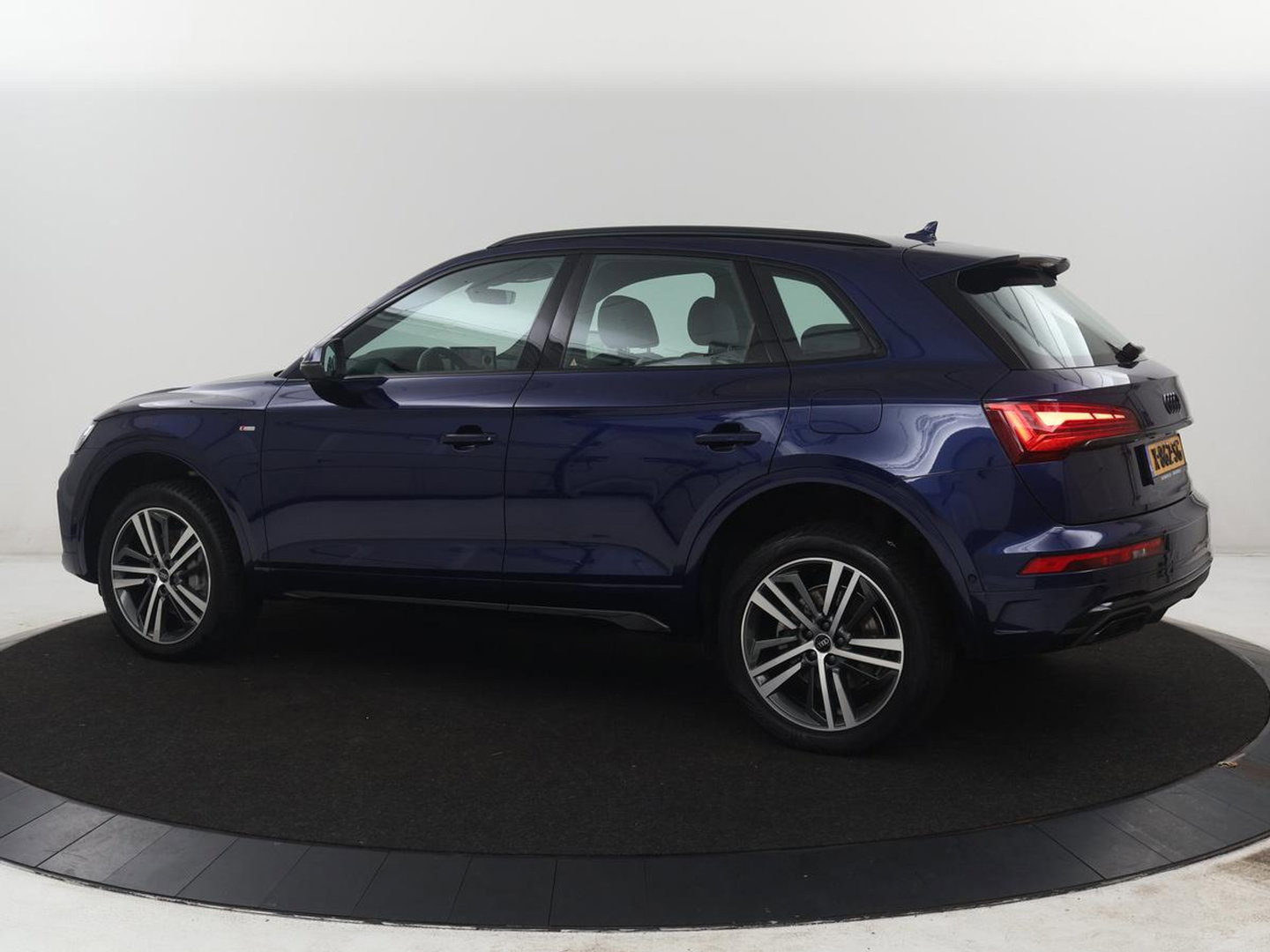 Audi Q5 50 TFSI e S edition | SOH 83,1% | Half leder | Stoelverwarming | Drive select | Adaptive cruise | Navigatie | Carplay | 360 camera | Park assist | Climate control | Elektrische achterklep