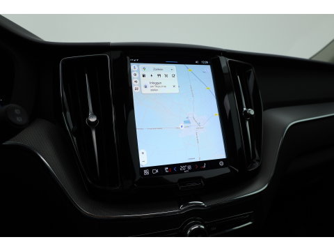 Volvo XC60 2.0 T6 Plug-in hybrid AWD Long Range Plus Dark | Rijklaar | Pano-dak | Trekhaak | 4x Stoel + Stuurverw. | voorruit.verw. | Google |