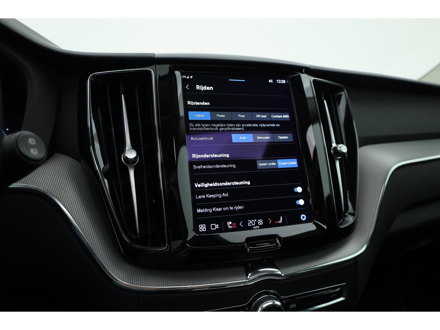 Volvo XC60 2.0 T6 Plug-in hybrid AWD Long Range Plus Dark | Rijklaar | Pano-dak | Trekhaak | 4x Stoel + Stuurverw. | voorruit.verw. | Google |