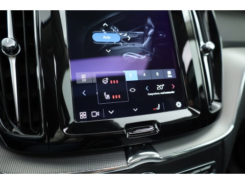 Volvo XC60 2.0 T6 Plug-in hybrid AWD Long Range Plus Dark | Rijklaar | Pano-dak | Trekhaak | 4x Stoel + Stuurverw. | voorruit.verw. | Google |
