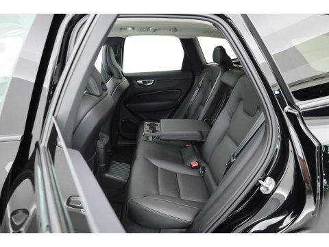 Volvo XC60 2.0 T6 Plug-in hybrid AWD Long Range Plus Dark | Rijklaar | Pano-dak | Trekhaak | 4x Stoel + Stuurverw. | voorruit.verw. | Google |