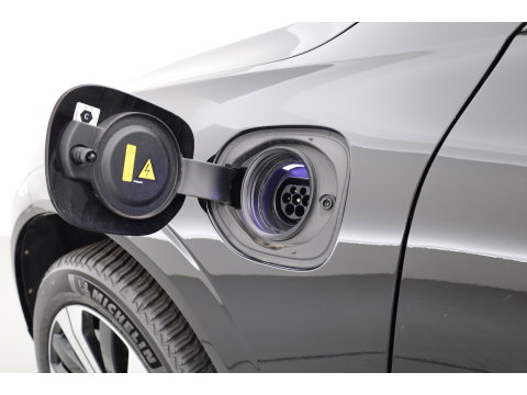 Volvo XC60 2.0 T6 Plug-in hybrid AWD Long Range Plus Dark | Rijklaar | Pano-dak | Trekhaak | 4x Stoel + Stuurverw. | voorruit.verw. | Google |