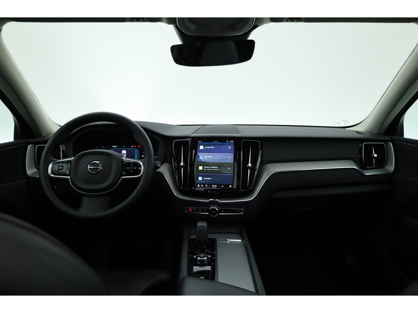 Volvo XC60 2.0 T6 Plug-in hybrid AWD Long Range Plus Dark | Rijklaar | Pano-dak | Trekhaak | 4x Stoel + Stuurverw. | voorruit.verw. | Google |