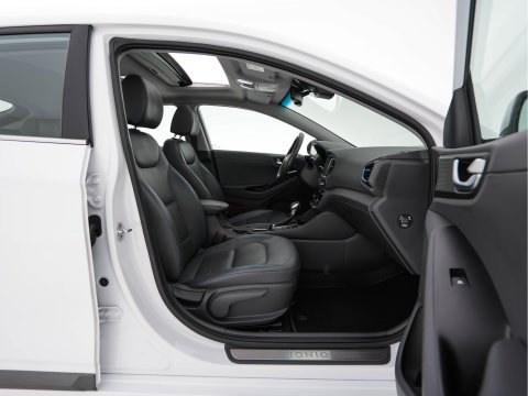 Hyundai IONIQ 1.6 GDi First Edition Aut. *PANO | LEATHER | XENON | ADAPTIVE-CRUISE | MEMORY-PACK | BLIND-SPOT | HEATED-COMFORTSEATS | NAVI-FULLMAP | CAMERA | KEYLESS | ECC | PDC | 15''ALU*