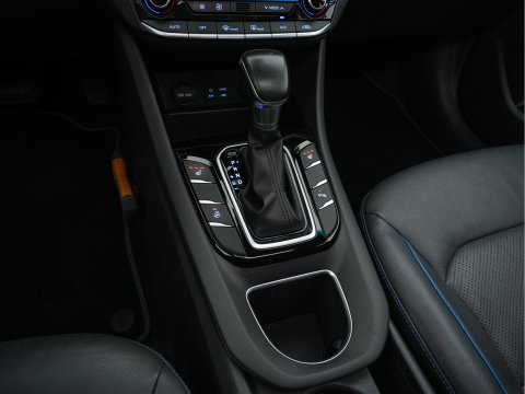 Hyundai IONIQ 1.6 GDi First Edition Aut. *PANO | LEATHER | XENON | ADAPTIVE-CRUISE | MEMORY-PACK | BLIND-SPOT | HEATED-COMFORTSEATS | NAVI-FULLMAP | CAMERA | KEYLESS | ECC | PDC | 15''ALU*
