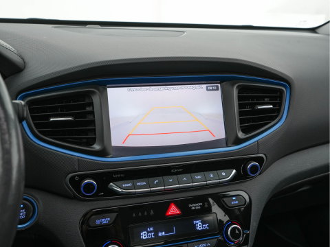 Hyundai IONIQ 1.6 GDi First Edition Aut. *PANO | LEATHER | XENON | ADAPTIVE-CRUISE | MEMORY-PACK | BLIND-SPOT | HEATED-COMFORTSEATS | NAVI-FULLMAP | CAMERA | KEYLESS | ECC | PDC | 15''ALU*