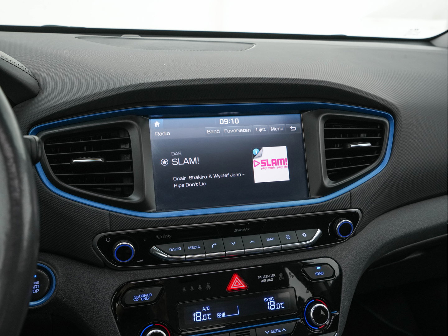Hyundai IONIQ 1.6 GDi First Edition Aut. *PANO | LEATHER | XENON | ADAPTIVE-CRUISE | MEMORY-PACK | BLIND-SPOT | HEATED-COMFORTSEATS | NAVI-FULLMAP | CAMERA | KEYLESS | ECC | PDC | 15''ALU*