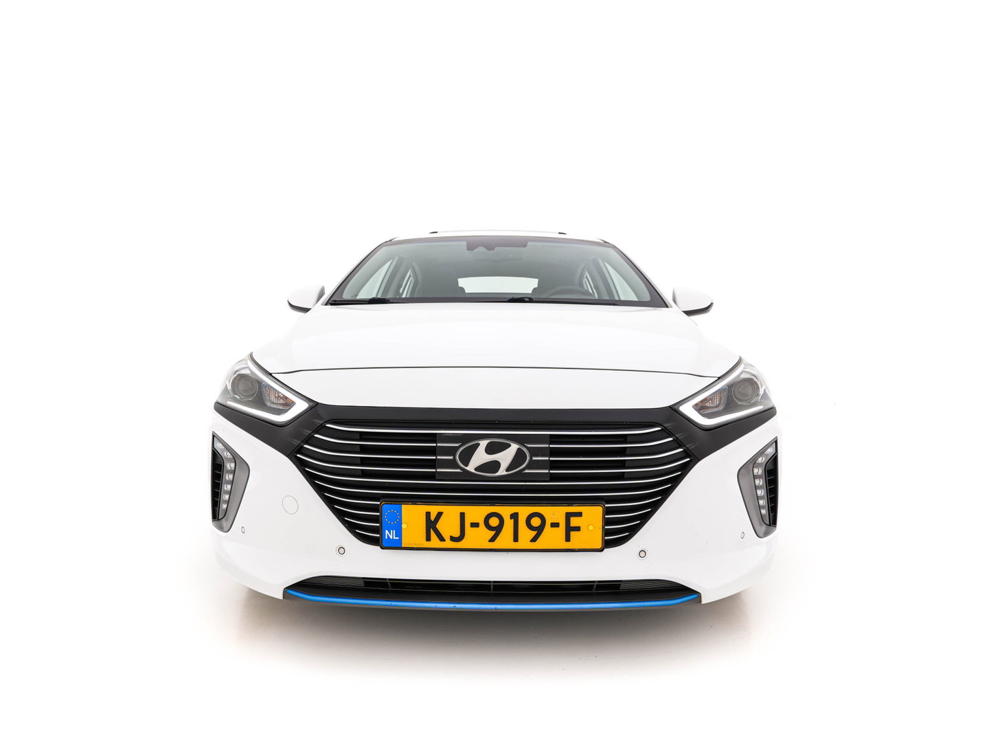Hyundai IONIQ 1.6 GDi First Edition Aut. *PANO | LEATHER | XENON | ADAPTIVE-CRUISE | MEMORY-PACK | BLIND-SPOT | HEATED-COMFORTSEATS | NAVI-FULLMAP | CAMERA | KEYLESS | ECC | PDC | 15''ALU*