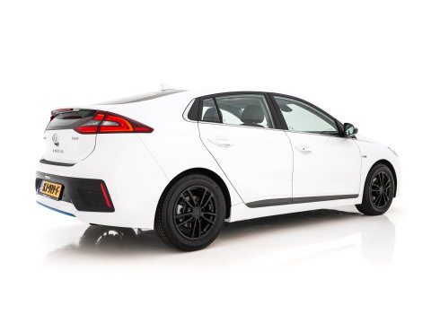 Hyundai IONIQ 1.6 GDi First Edition Aut. *PANO | LEATHER | XENON | ADAPTIVE-CRUISE | MEMORY-PACK | BLIND-SPOT | HEATED-COMFORTSEATS | NAVI-FULLMAP | CAMERA | KEYLESS | ECC | PDC | 15''ALU*