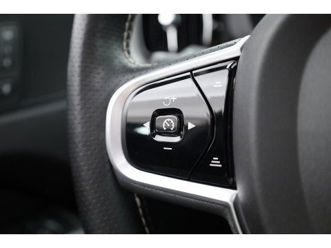 Volvo XC60 2.0 T8 Twin Engine AWD R-Design | Prijs Rijklaar | Vol | Luchtvering | Stoelventilatie | Trekhaak | 21 inch |