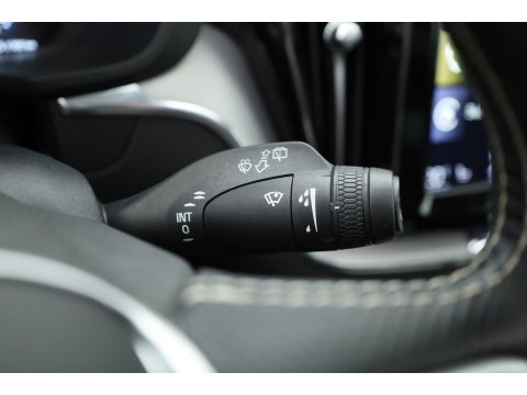 Volvo XC60 2.0 T8 Twin Engine AWD R-Design | Prijs Rijklaar | Vol | Luchtvering | Stoelventilatie | Trekhaak | 21 inch |