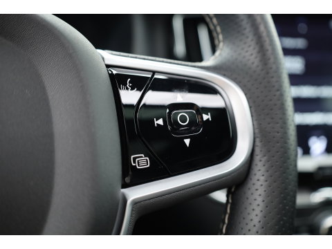 Volvo XC60 2.0 T8 Twin Engine AWD R-Design | Prijs Rijklaar | Vol | Luchtvering | Stoelventilatie | Trekhaak | 21 inch |