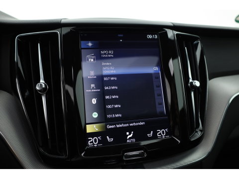 Volvo XC60 2.0 T8 Twin Engine AWD R-Design | Prijs Rijklaar | Vol | Luchtvering | Stoelventilatie | Trekhaak | 21 inch |