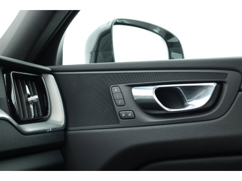 Volvo XC60 2.0 T8 Twin Engine AWD R-Design | Prijs Rijklaar | Vol | Luchtvering | Stoelventilatie | Trekhaak | 21 inch |